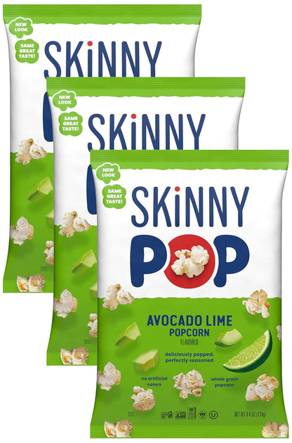 BackUPMYFILESNOW® SkinnyPop white cheddar gluten-free popcorn in an 8 oz bag, showing the snack with cheesy flavor and whole grain texture.