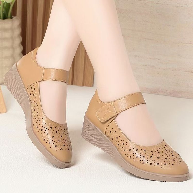 Wedge-heeled women's sandals with soft sole and soft upper in a comfortable open-toe design