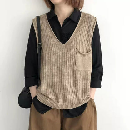 Simple V-neck artistic knit vest, front view
