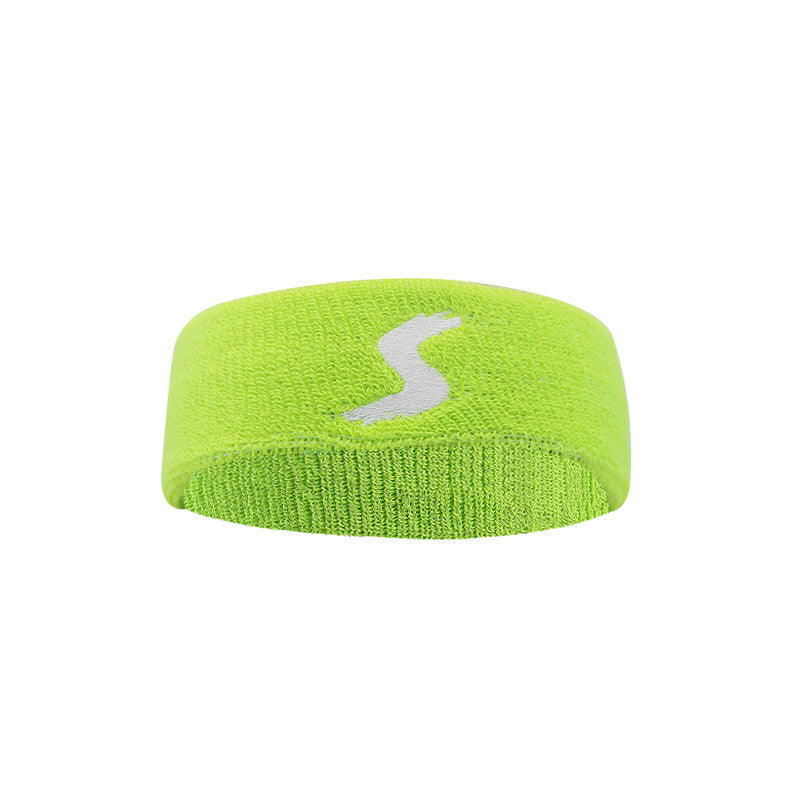 Black fitness headband for workouts, featuring a comfortable stretch design