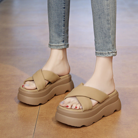 Women's thick-soled summer slippers for outdoor wear, small size, side view