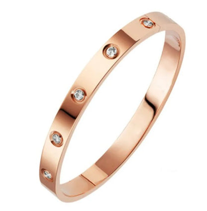 Women’s fashion bracelet by BACKUPMYFILESNOW® featuring a stylish design with beads and metal accents on a delicate chain.