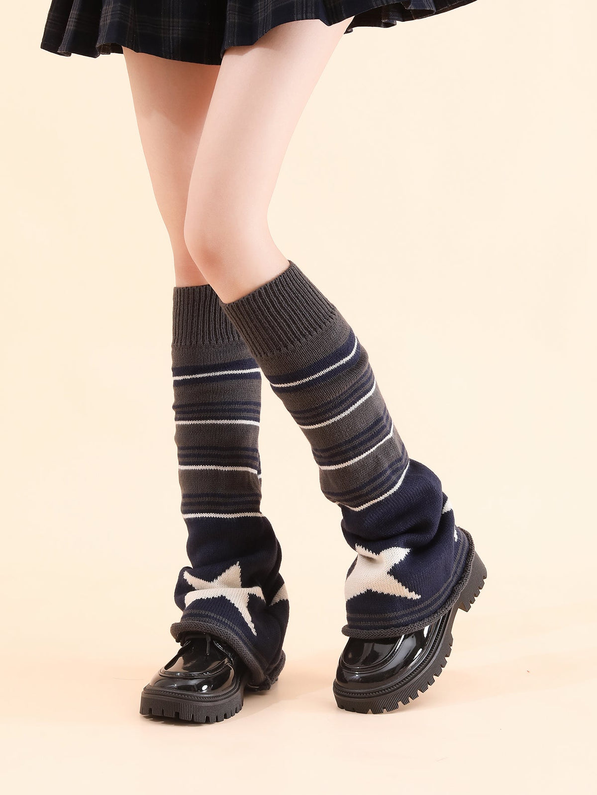 Y2K goth acrylic leg warmers for women and girls, knitted slouch socks with star pattern