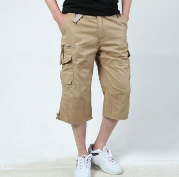 Men's summer leisure cropped cotton pants in a casual cropped design with a lightweight, breathable look