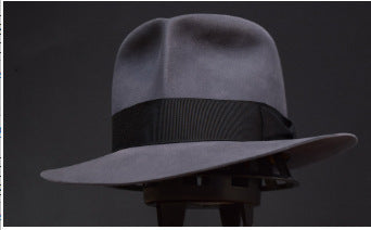 Retro British wool top hat with contrast-color felt band and structured brim