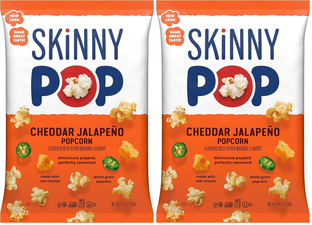 BACKUPMYFILESNOW® SkinnyPop White Cheddar gluten-free popcorn in an 8 oz bag, showing a close-up of the snack with white cheddar flavor.