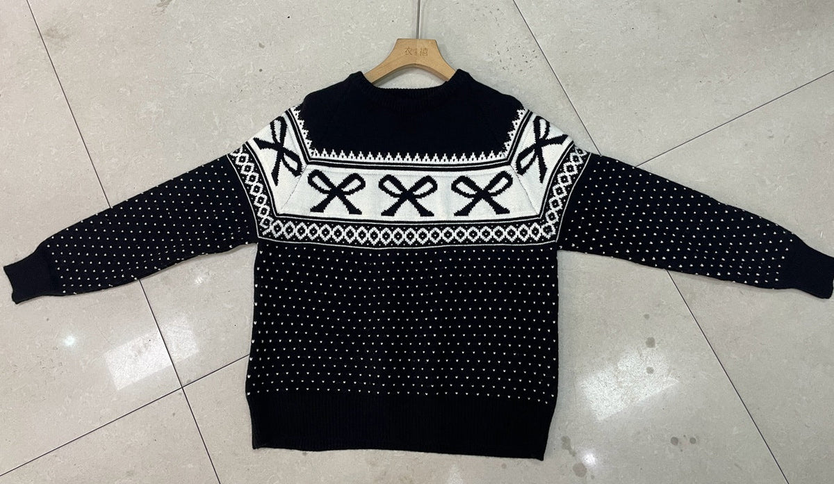 Women's autumn-winter jacquard knitted sweater in a textured patterned design