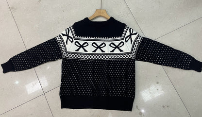 Women's autumn-winter jacquard knitted sweater in a textured patterned design