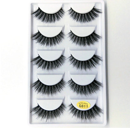 3D mink hair false eyelashes in a voluminous, layered style close-up