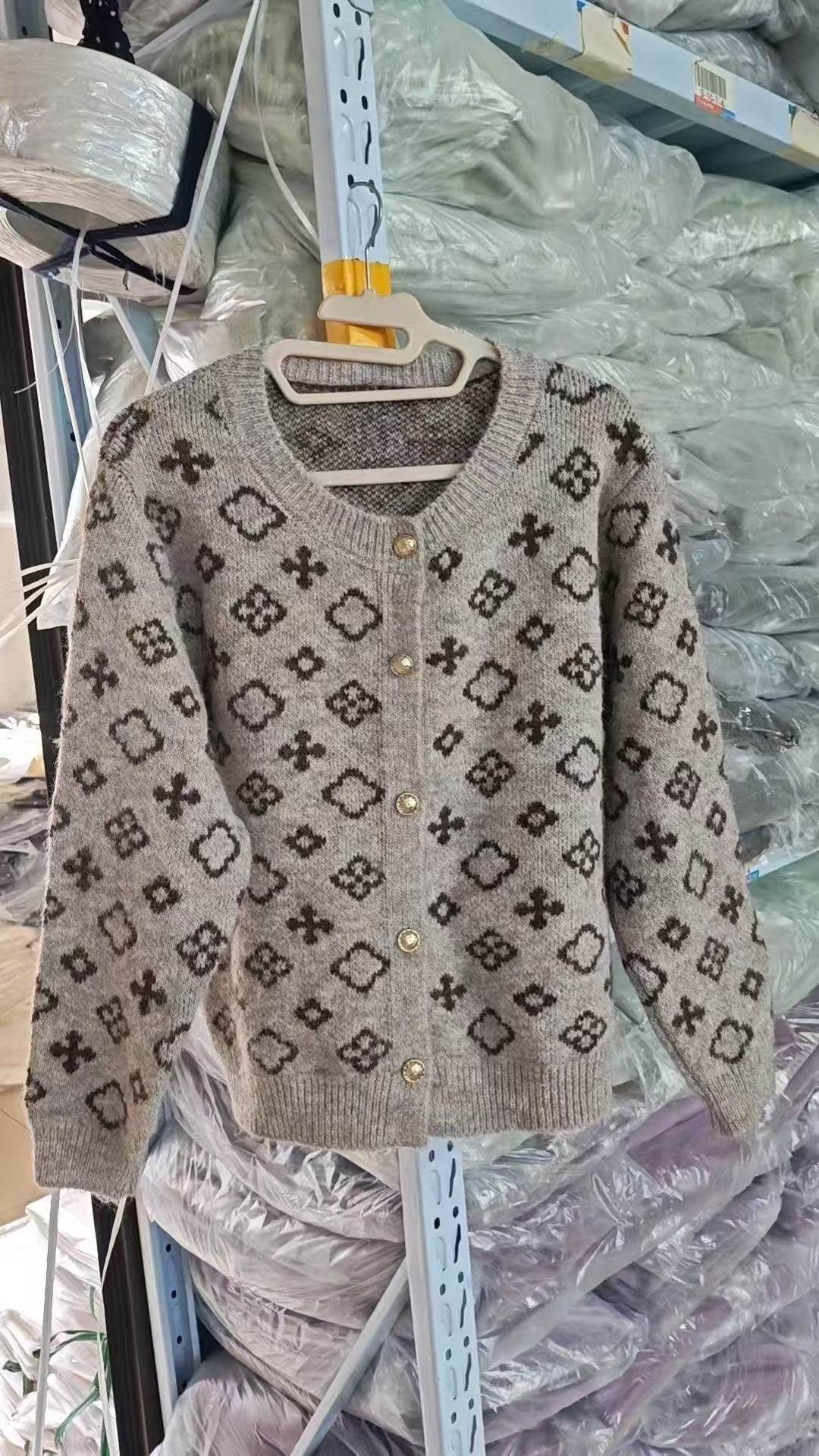 Fallwinter women's loose-fit vintage-style fashion sweater in a relaxed knit design