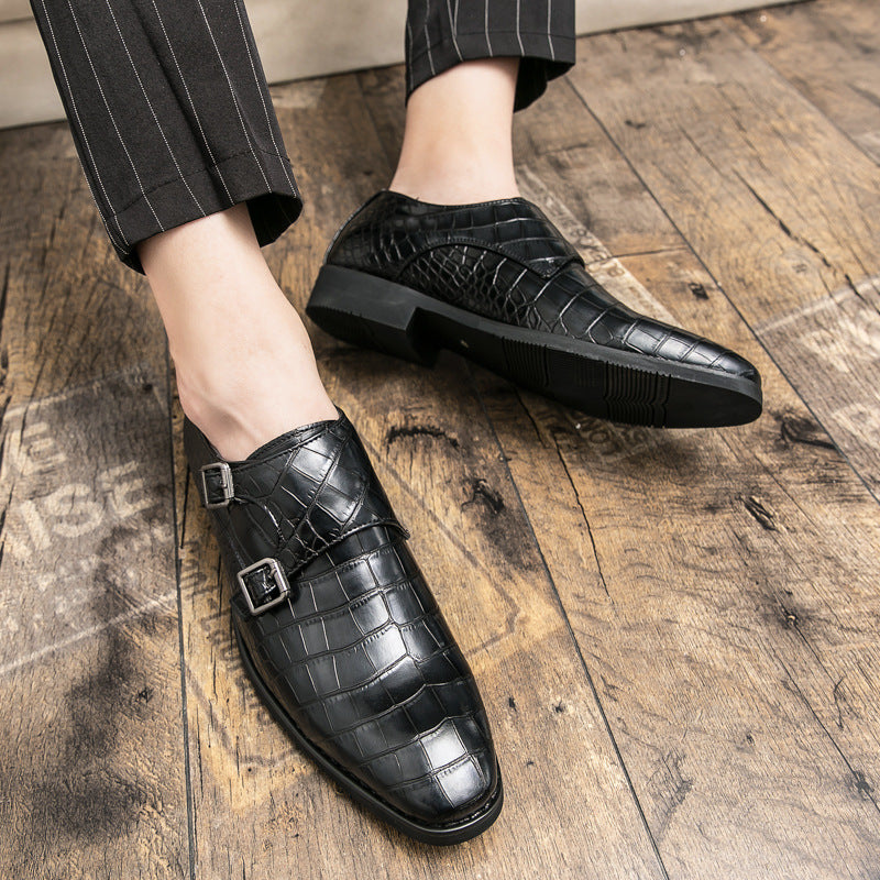 British-style men’s leather shoes with square toe and embossed pattern