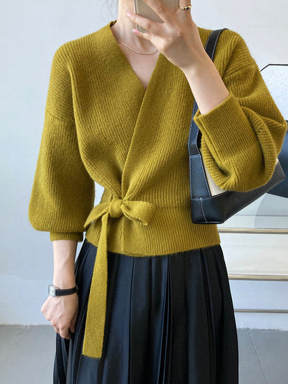 French-style vintage collar lace-up loose-fitting knit cardigan in cream with button-front design