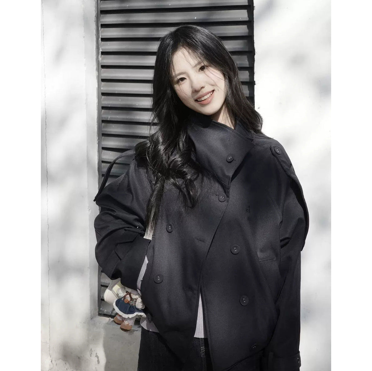 Women's double-breasted British-style short trench coat with stand-up collar