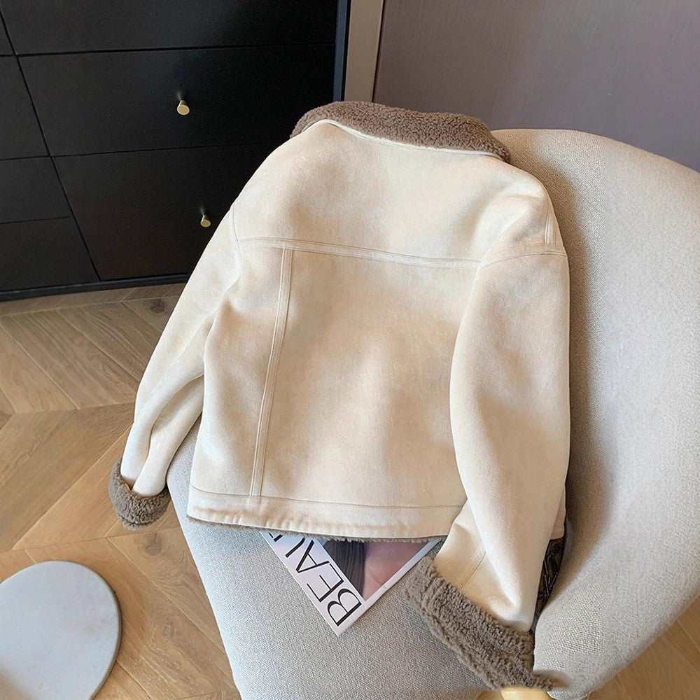 Loose thick small fur coat for women in a warm, plush design