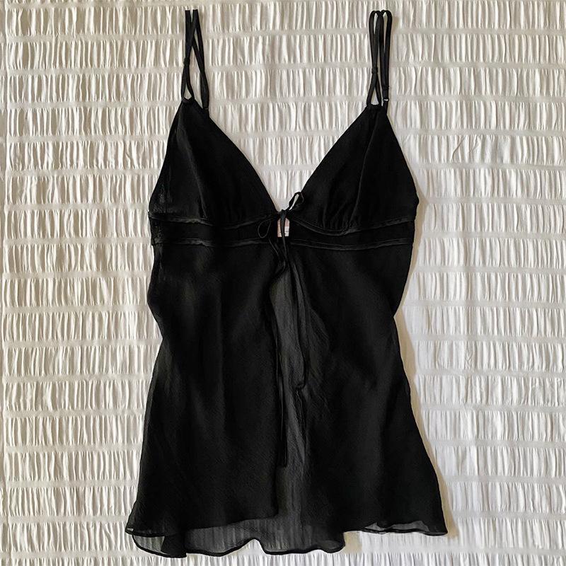 Summer versatile seaside top for women, lightweight casual design for warm-weather wear