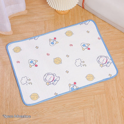 Pet sofa cooling ice silk temperature-lowering sleeping mat close-up