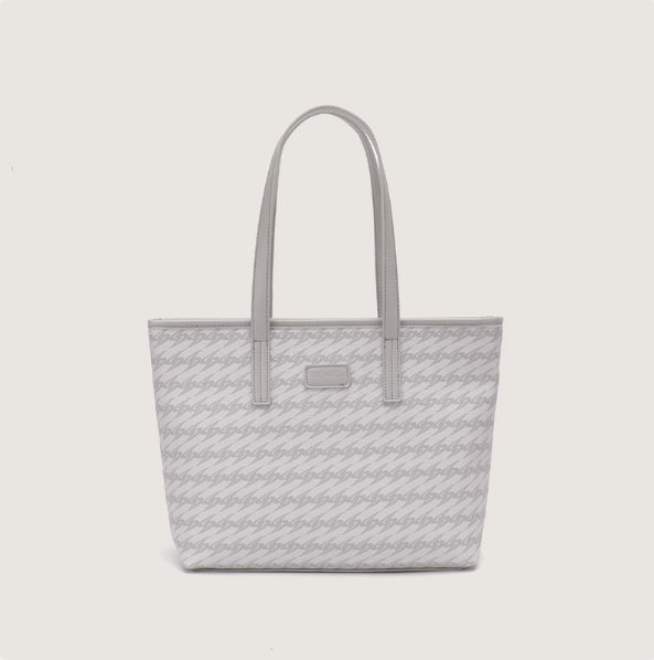 Large-capacity all-match commute shoulder handbag in a versatile design