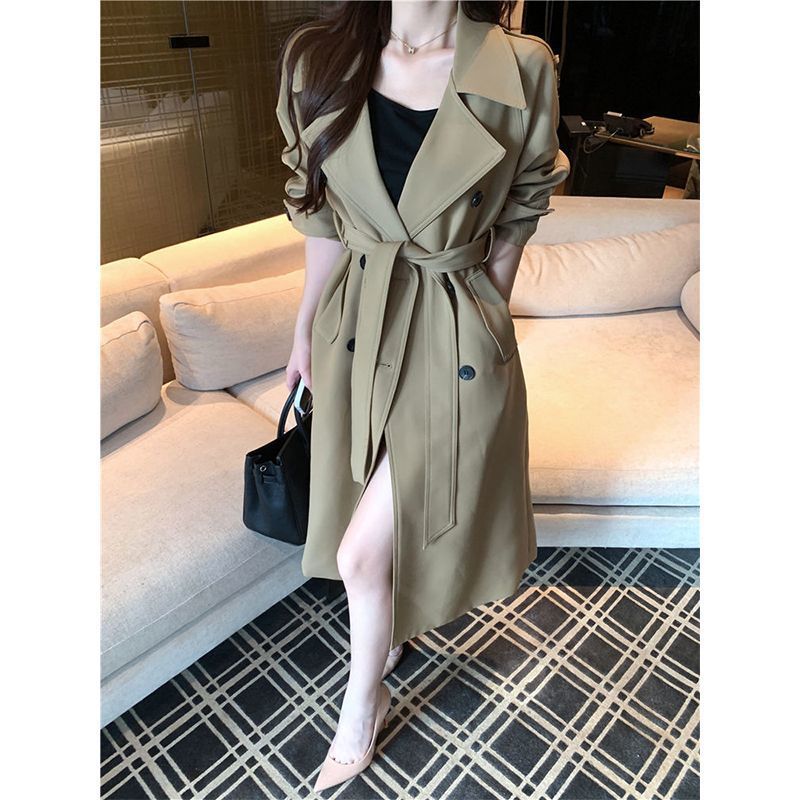 Women's high-end double-breasted trench coat in classic tailored style