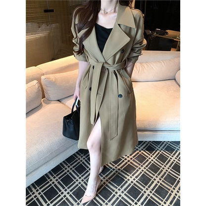 Women's high-end double-breasted trench coat in classic tailored style