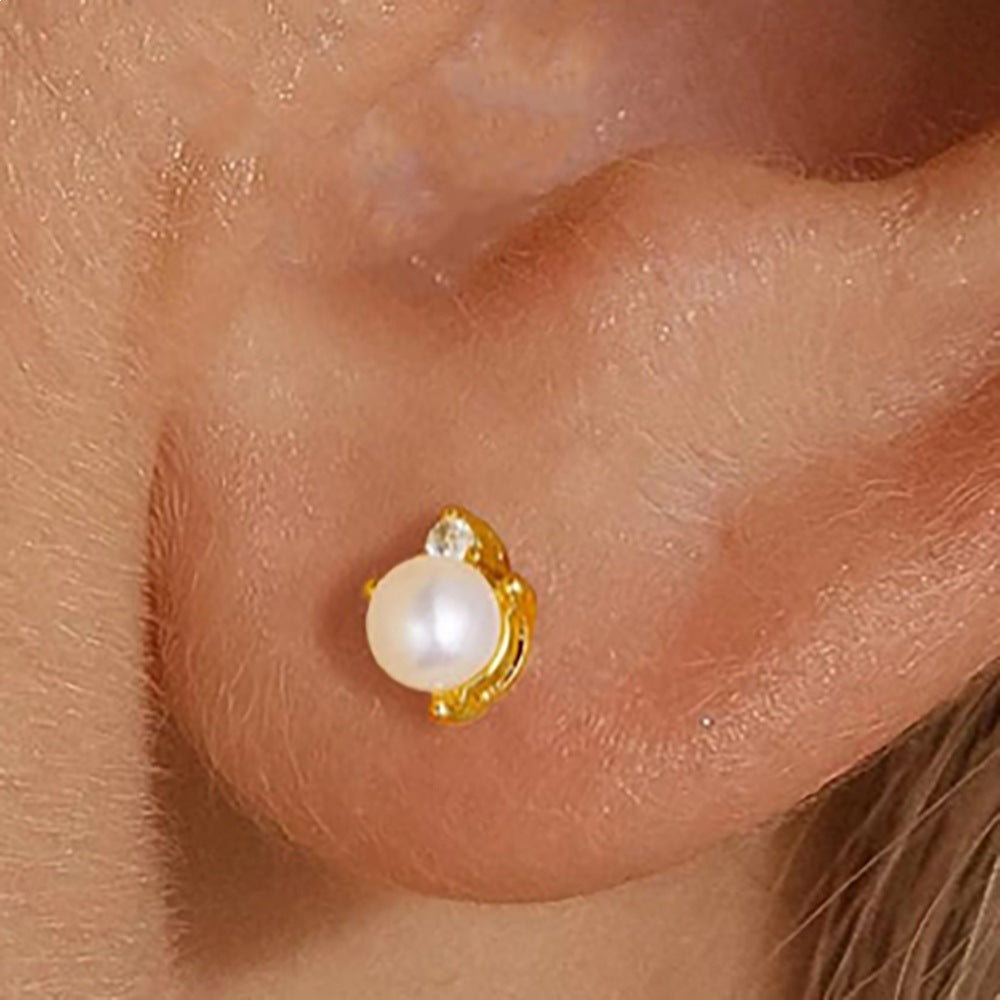 Stylish simple and versatile ear studs, minimalist jewelry design