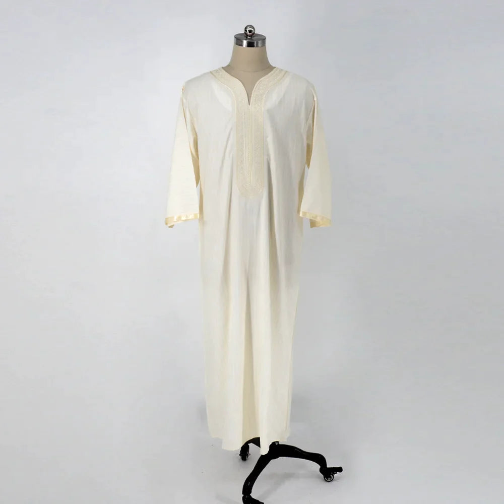 Ethnic style loose casual white Muslim robe with detailed embroidery