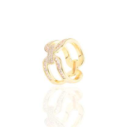 Round copper scarf ring, versatile accessory with a smooth circular design