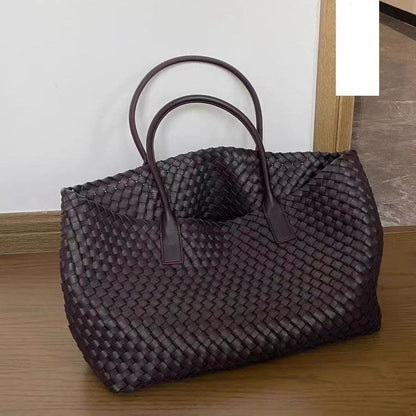 Large-capacity women's shoulder handbag tote bag in a fashionable design