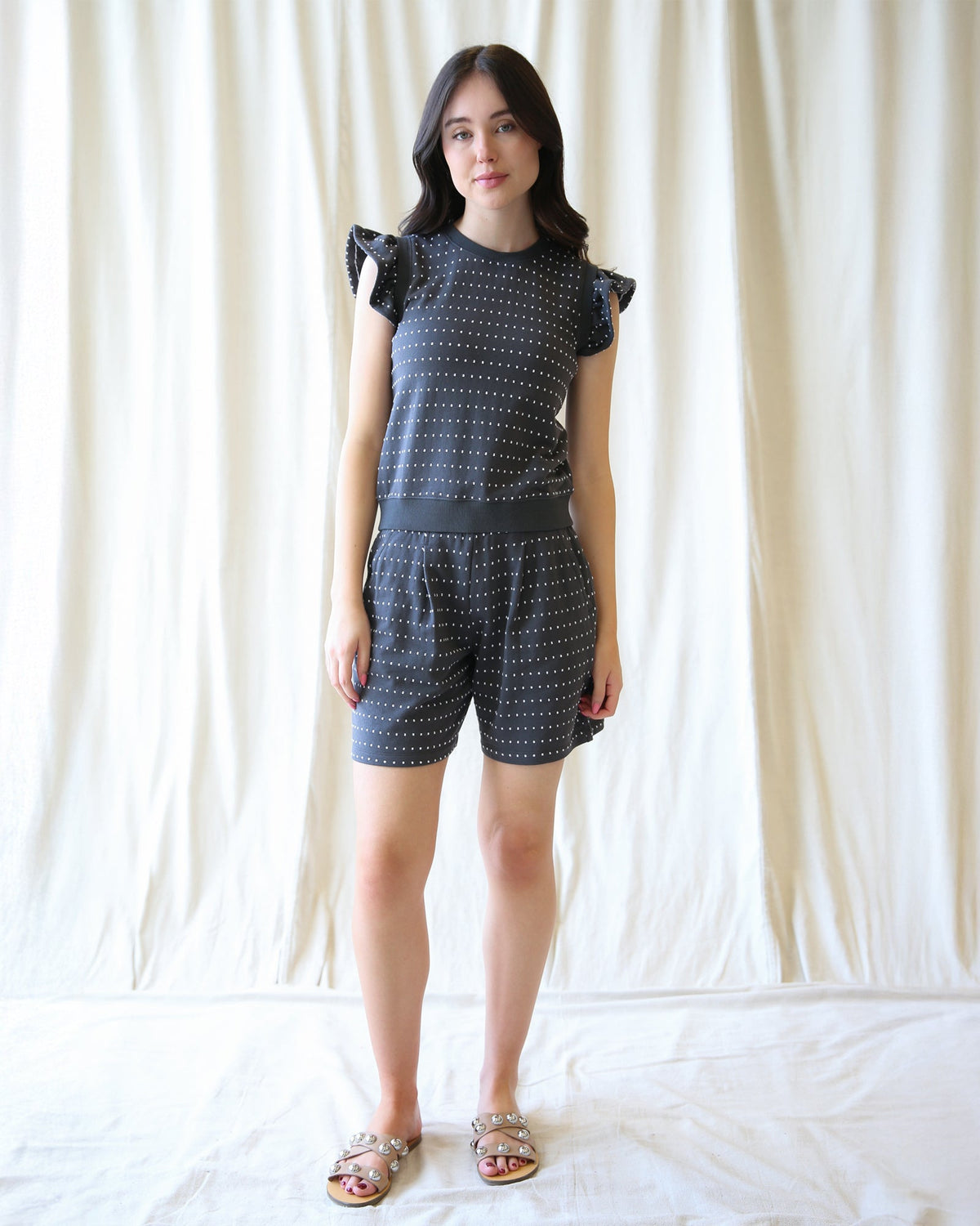 Downeast On Repeat pullover in soft fabric, featuring a relaxed fit with long sleeves and a cozy, casual style.