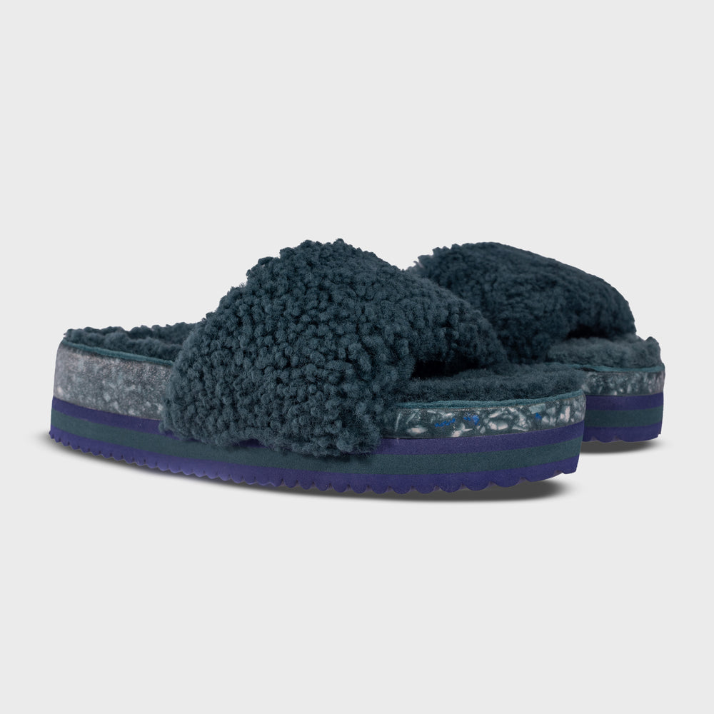 Fleks San Ysidro Slide in jade color featuring a comfortable slip-on design and modern aesthetic.