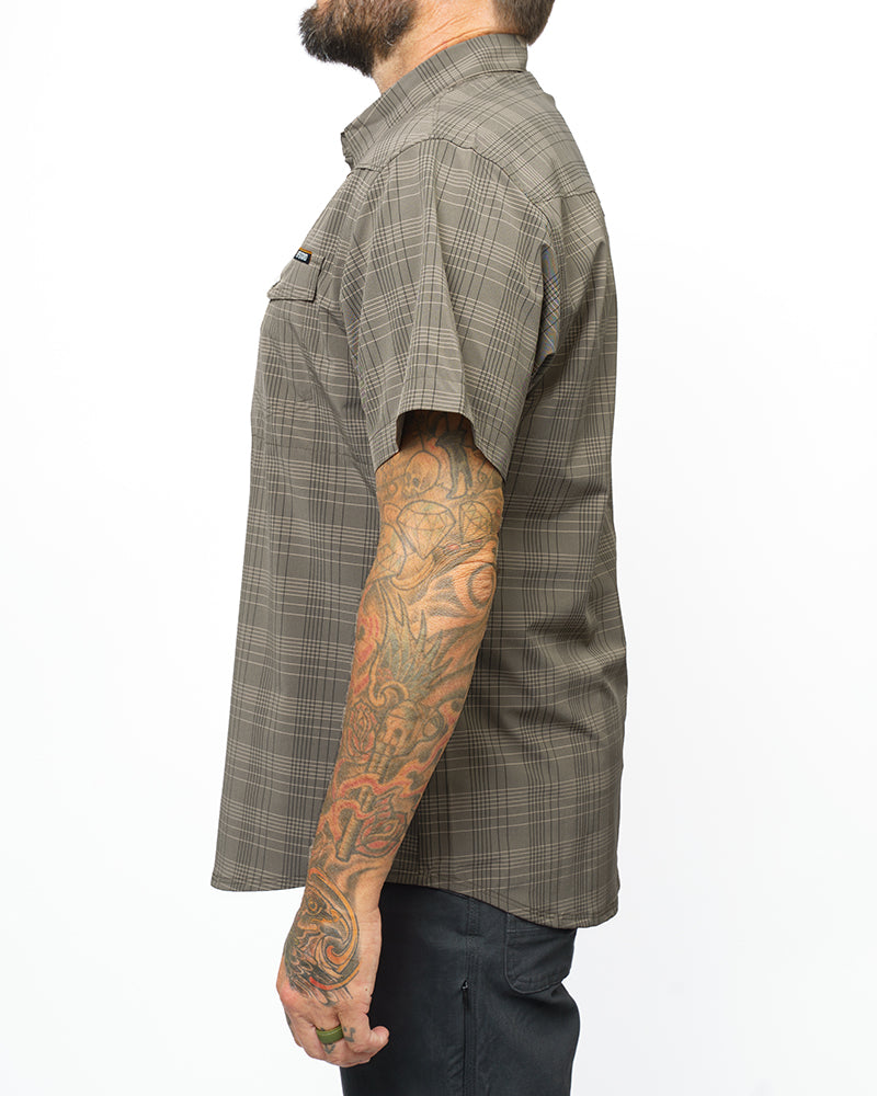 Off The Grid Surplus Deke SS Shirt in Beluga Brown, short sleeve casual shirt with a relaxed fit and button front.