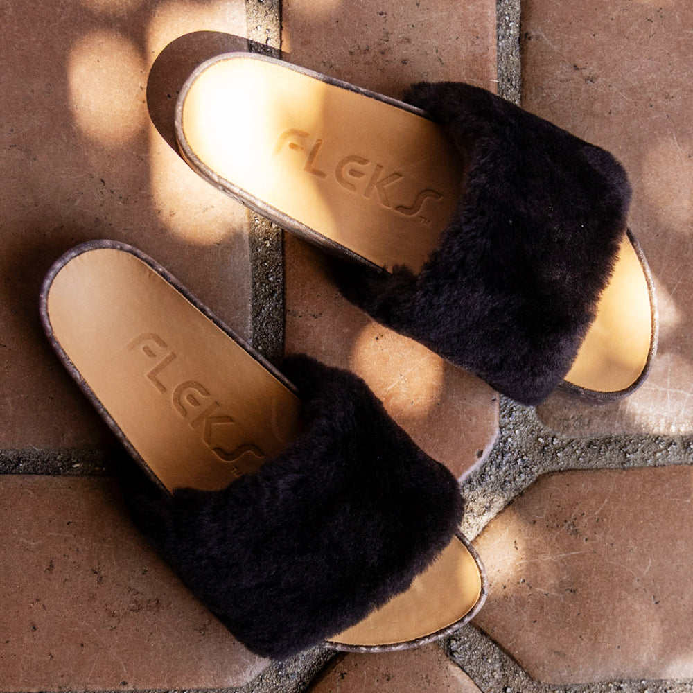 Fleks San Ysidro Slide in espresso color, featuring a casual slip-on design with comfortable straps and stylish look.