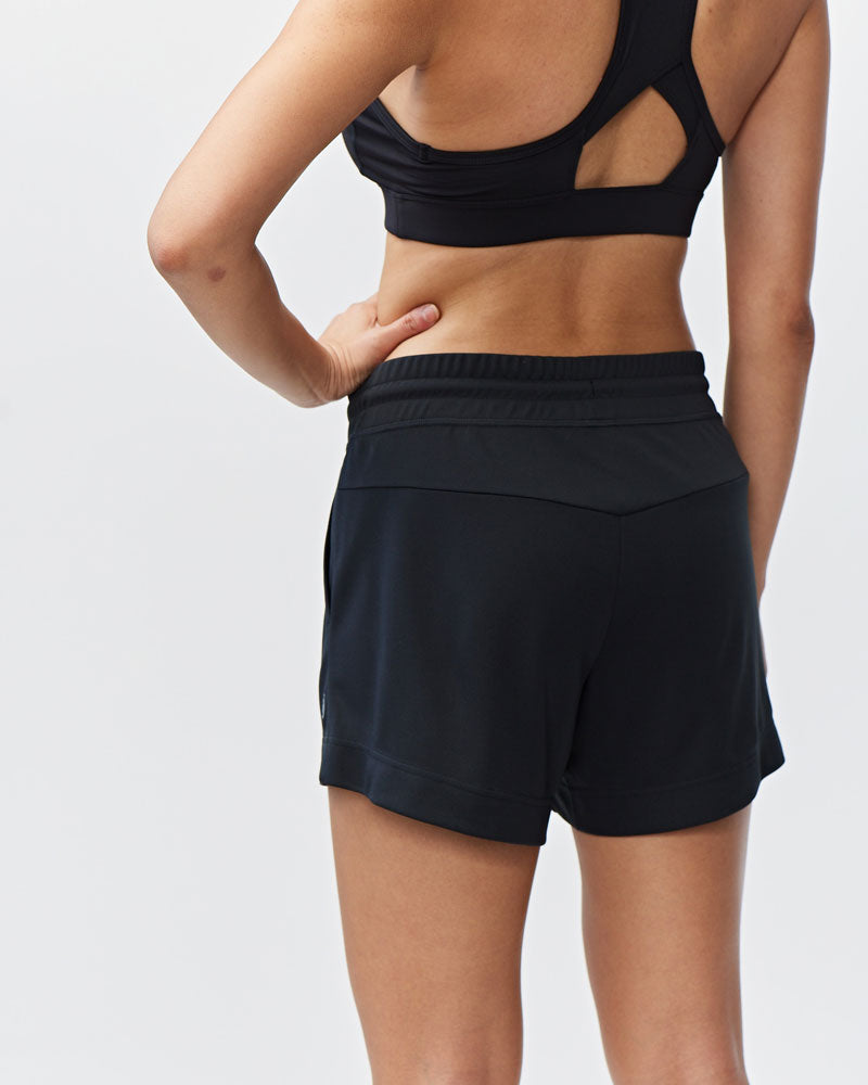 Black Goal Five G5 Advance 4.5-inch knit shorts featuring a comfortable elastic waistband and stylish design.