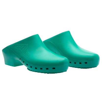 Green Calzuro Classic clogs without holes, featuring a durable slip-on design and comfortable footbed for healthcare professionals.