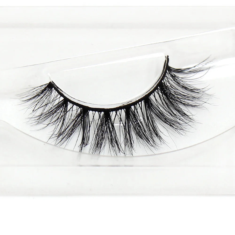 Blushimmer LEHUAMAO 5D mink eyelash extensions, wispy and fluffy, handmade natural false eyelashes for glamorous eye makeup.