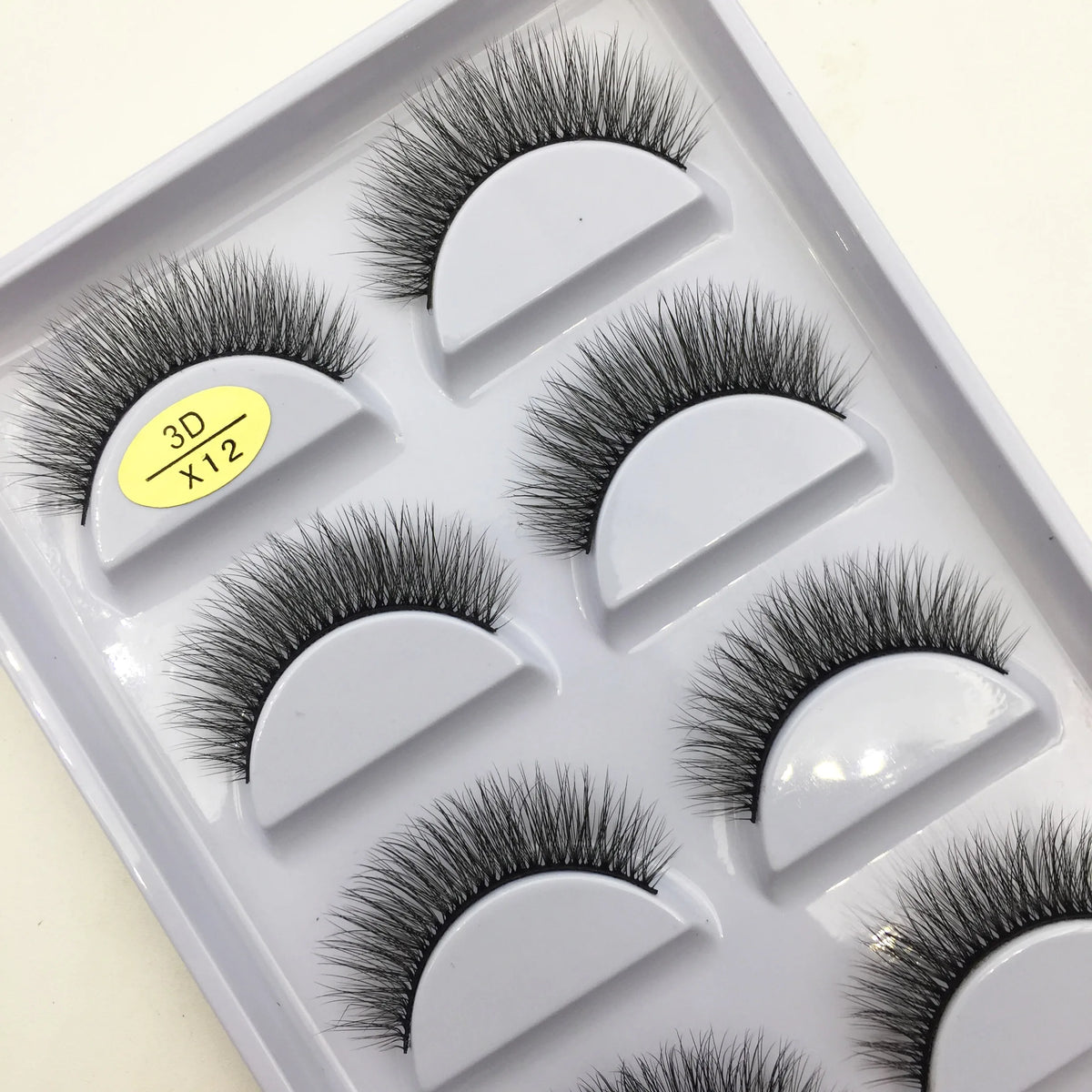 Set of 5 pairs of natural 3D mink false eyelashes by Blushimmer, perfect for makeup and beauty enhancement.