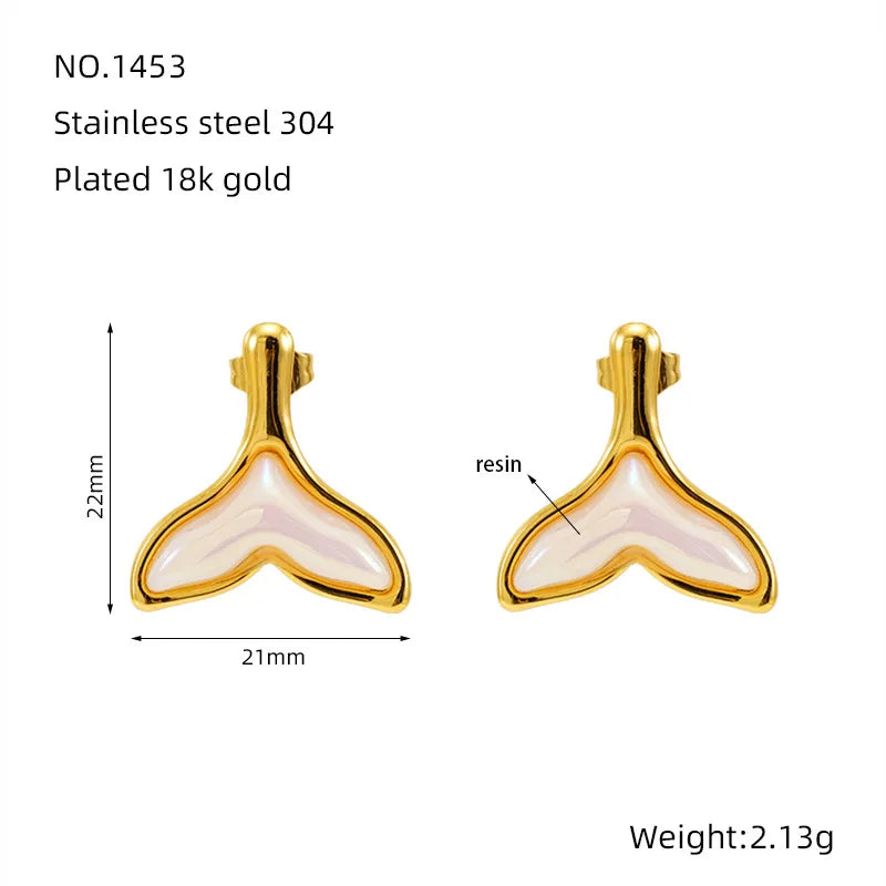 Wholesale Natural Animal Mermaid Tail Shape Necklace Pearl Shell Gemstone Fishtail Pendant White Shell Jewelryfor Gifts