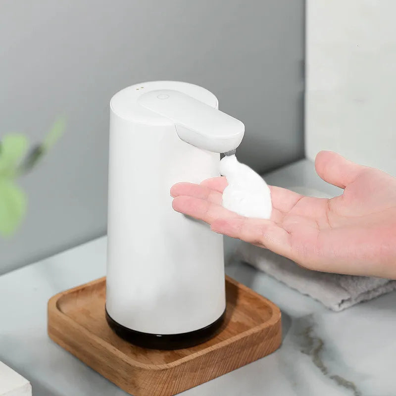 Wholesale Touchless Automatic Free Hand Sanitizer Liquid Foam Soap Dispenser Made of Plastic for Kitchen Use