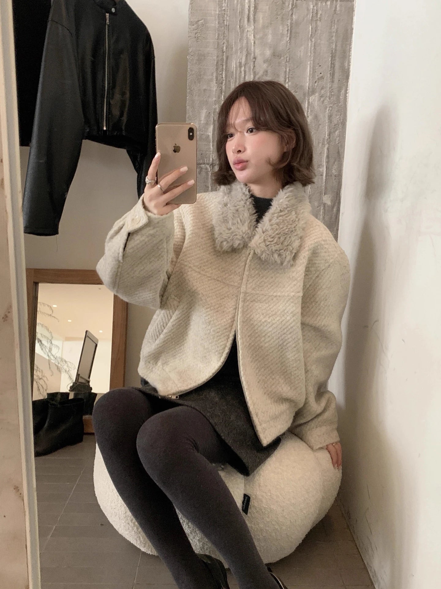 Wholesale Winter 2026 New Fashion Casual Fur Lapel Short Sweet Simple Woolen  Women's Coat