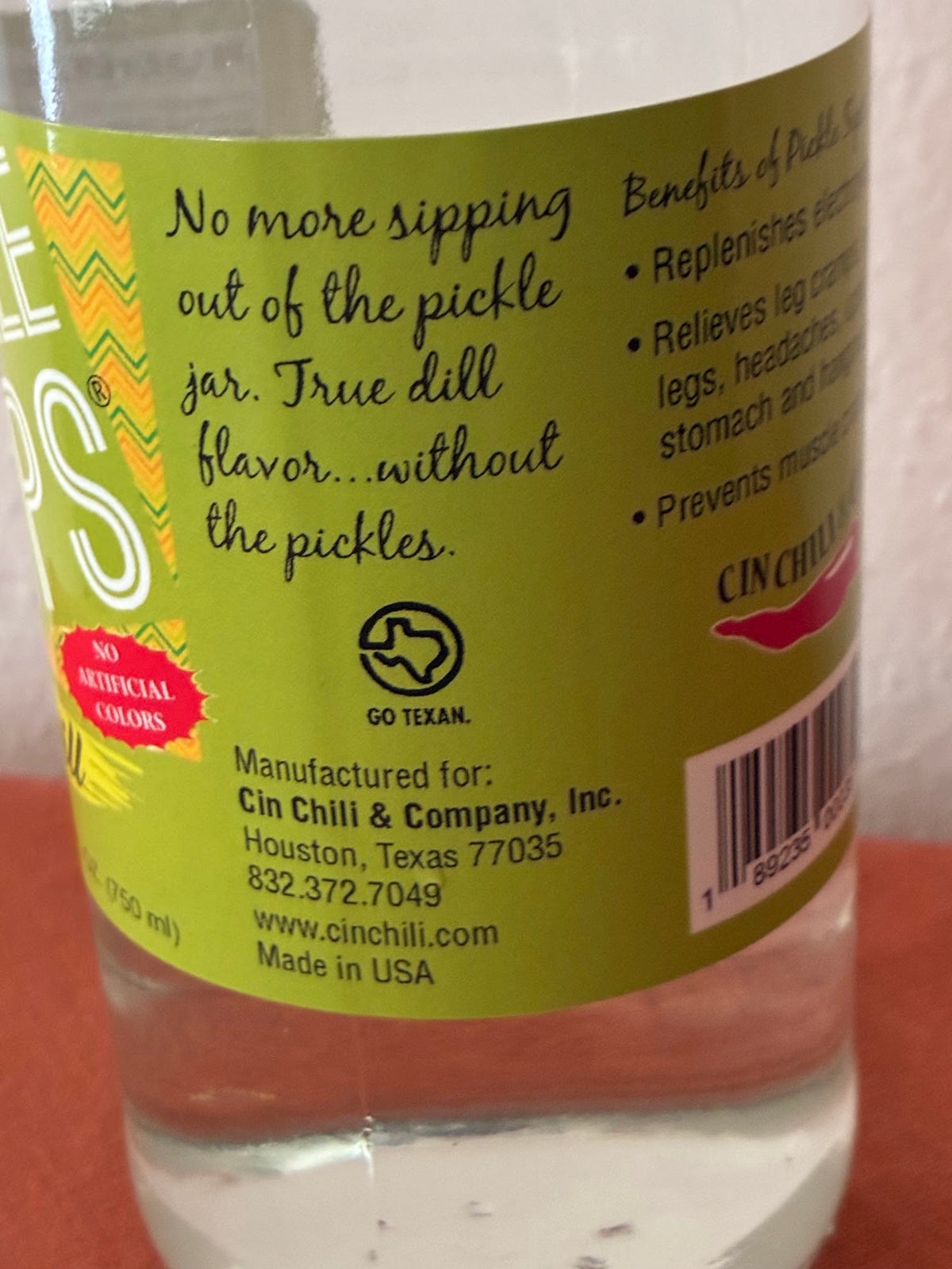 Cinderosa Ranch Pickle Sips Dill flavor in 25.4 fl oz bottle with fresh dill and pickle slices visible.