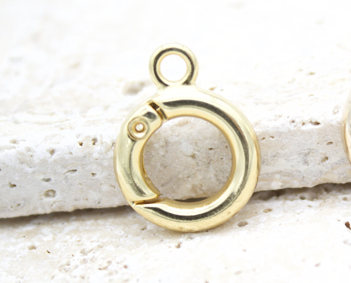 18K gold-filled open circle clasp with latch by MIA Jewelry, showcasing a polished, durable jewelry clasp design.