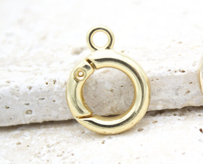 18K gold-filled open circle clasp with latch by MIA Jewelry, showcasing a polished, durable jewelry clasp design.