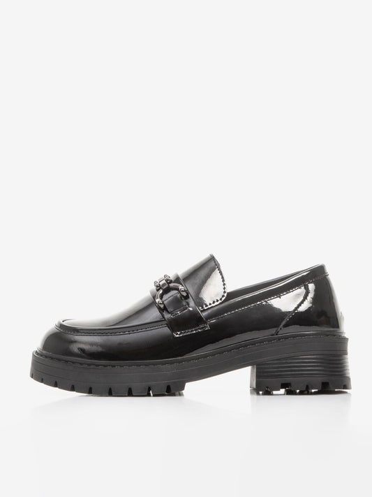 Women's leather shoes by L'ARTE MILANO, stylish footwear with a sleek design and classic brown leather finish.