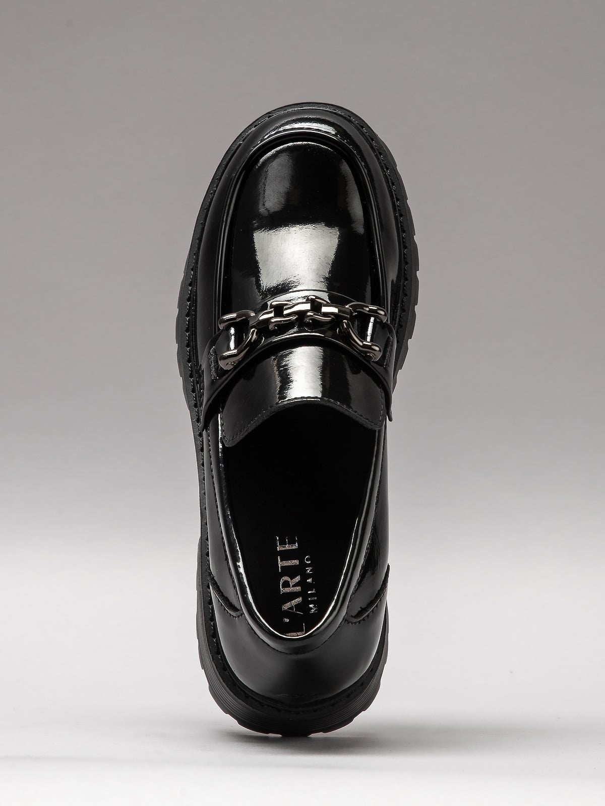 Women's leather shoes by L'ARTE MILANO featuring stylish design and high-quality craftsmanship, shown in a close-up image.