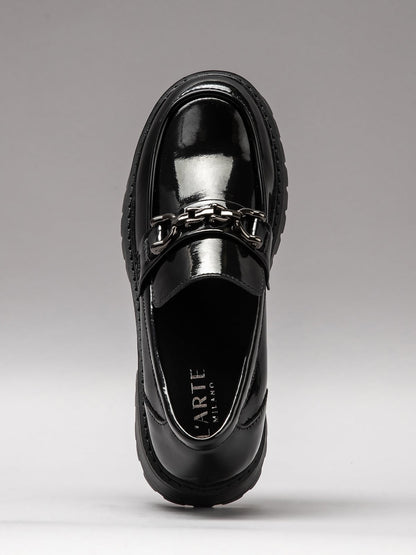 Women's leather shoes by L'ARTE MILANO featuring stylish design and high-quality craftsmanship, shown in a close-up image.