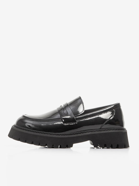 Women's leather shoes by L'ARTE MILANO featuring stylish design and smooth leather material.