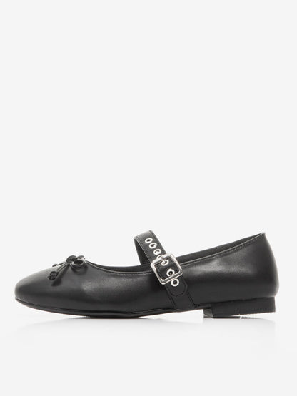 Women's leather shoes by L'ARTE MILANO, stylish footwear with a sleek design and polished finish.