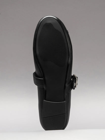 Women's leather shoes by L'ARTE MILANO, stylish footwear with a sleek design and polished finish.