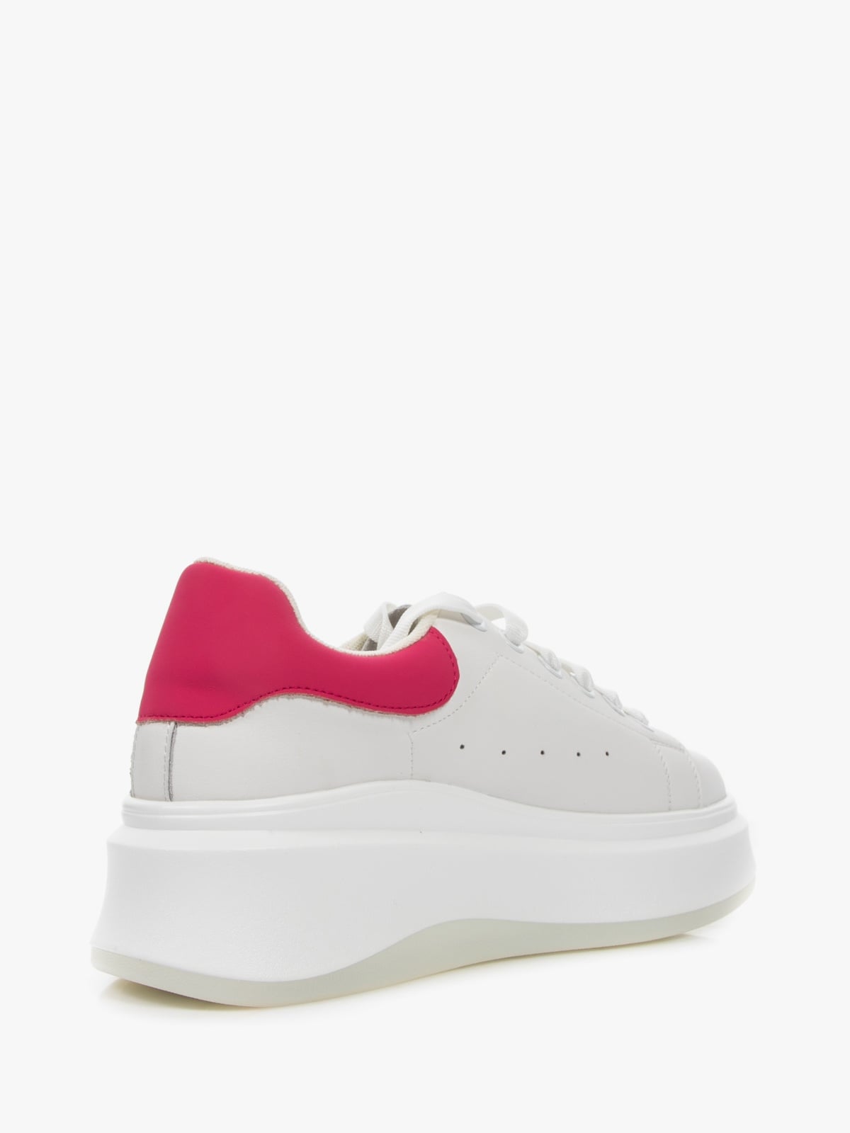 Women's casual footwear by L'ARTE MILANO featuring pink and white slip-on shoes with a comfortable, stylish design.