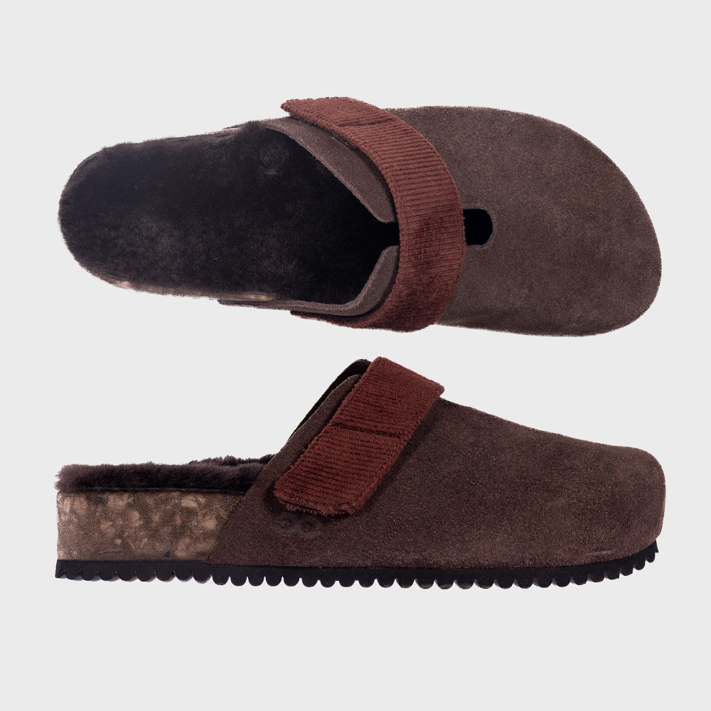 Fleks San Ysidro slide in espresso, The Puente Clog with a comfortable slip-on design and stylish casual look.