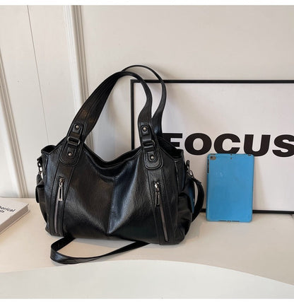 Large capacity single-shoulder crossbody tote bag for women by CD, ideal for commuting and everyday use.